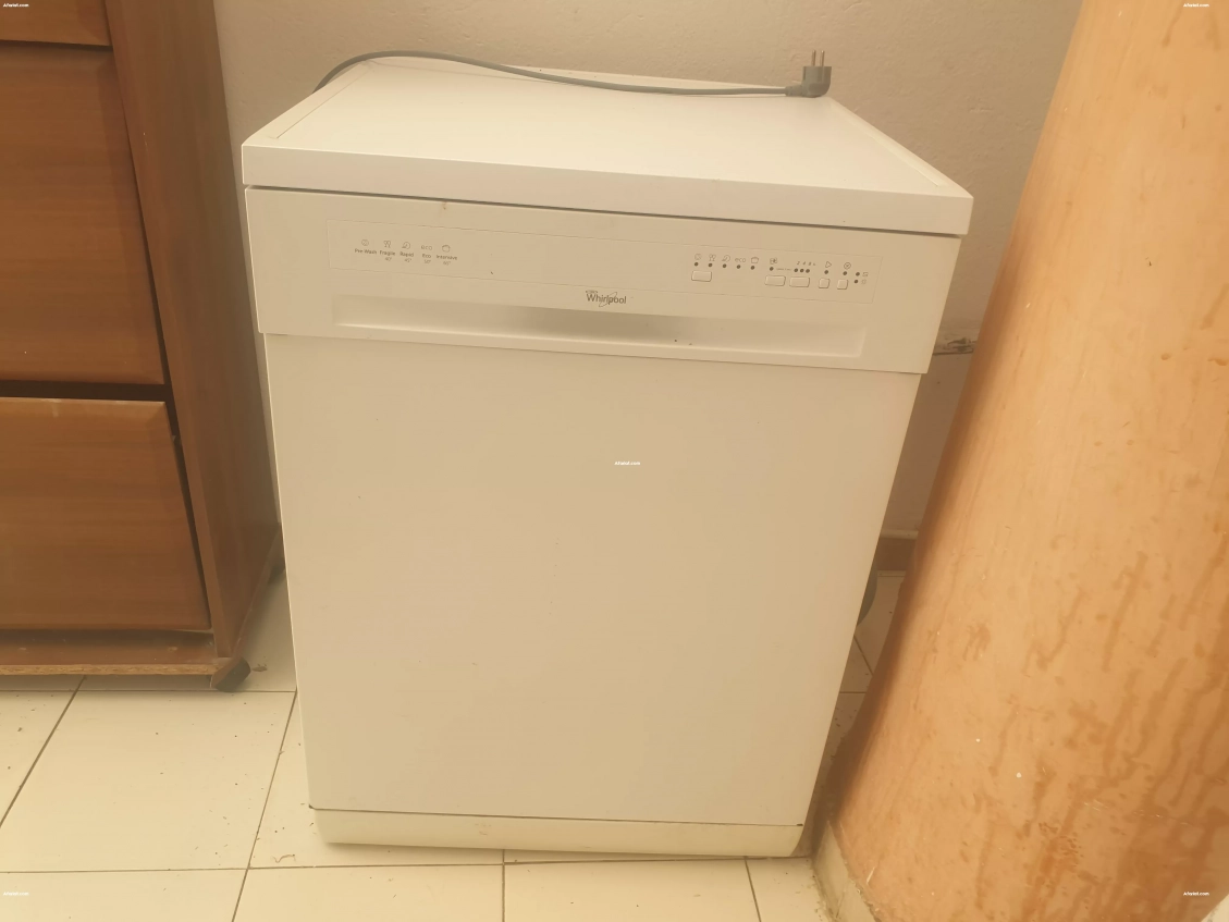 A vendre machine a vaisselle marque Whirlpool