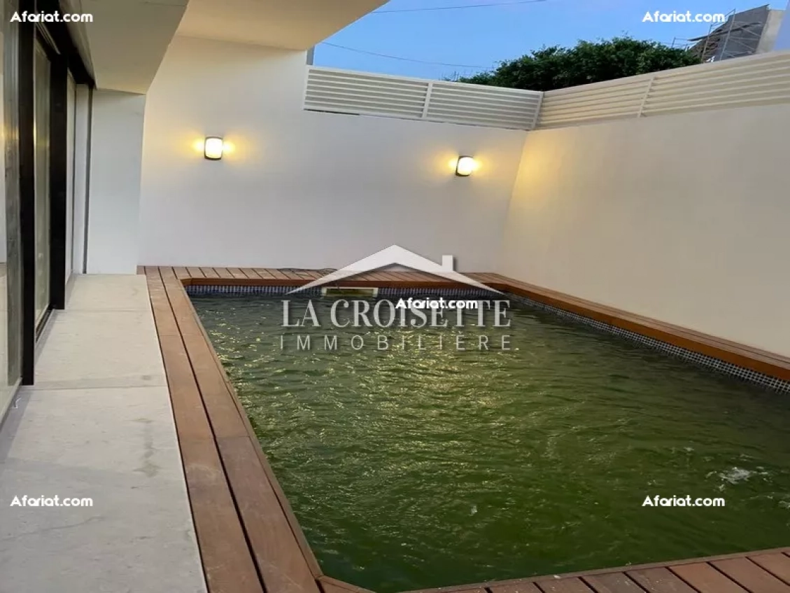 Triplex S+5 avec piscine à Gammarth MDL0570