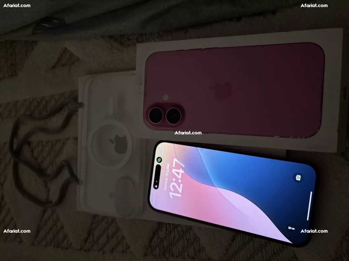 iPhone 16 pink 
