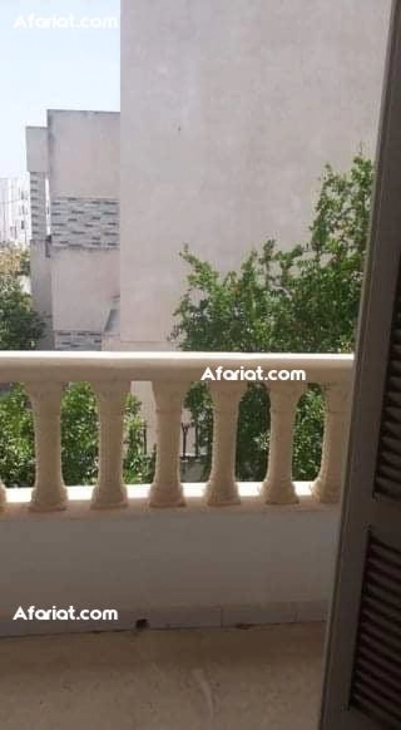 EN VENTE UNE VILLA DE 3 ETAGES SITUE A SOUKRA DAR FADHAL