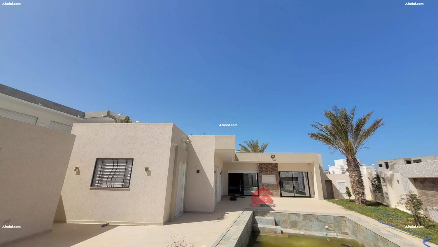 VILLA MEUBLÉE À VENDRE EN ZONE TOURISTIQUE DJERBA