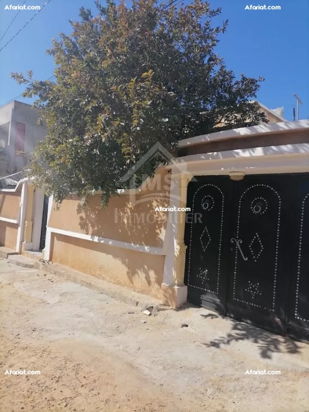 Maison S+2 avec jardin à vendre à Hammamet Sud 51355351