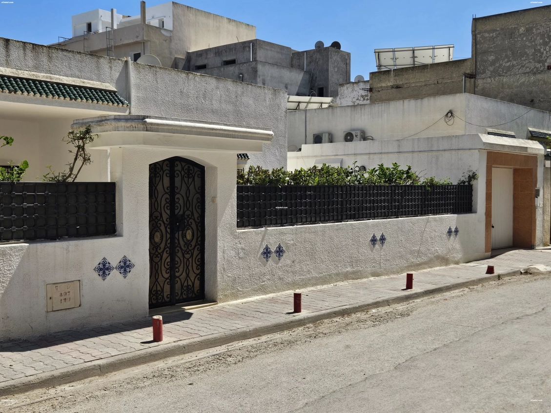 Maison a nabeul route du lido • 160 m² environ • 6 pièces