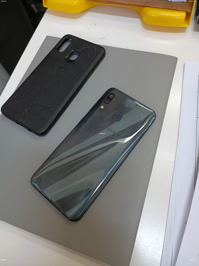 Galaxy A30 en très bon état