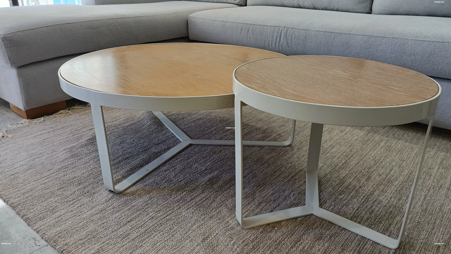 A vendre 2 tables rondes
