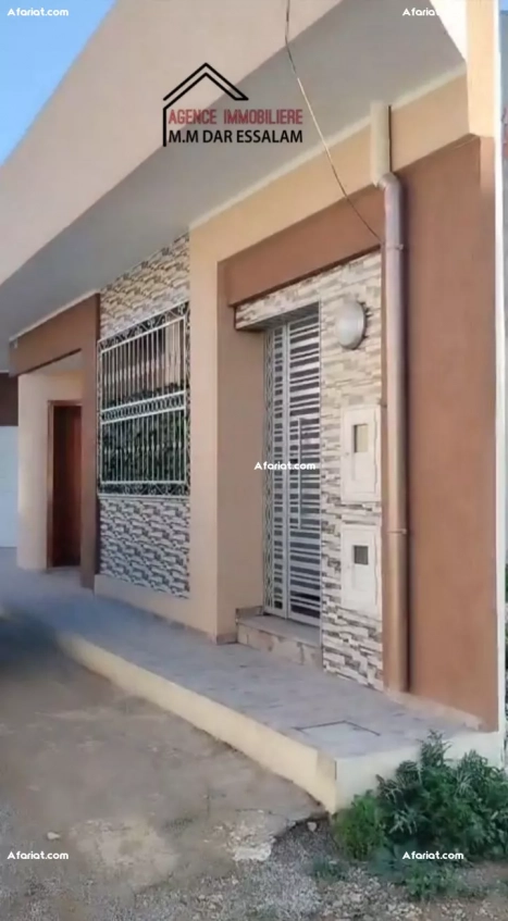 maison indépendante avec un garage à kélibia