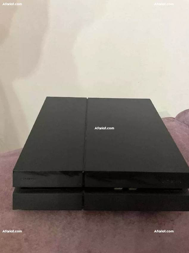 PS4 + Manette + Câbles + Jeu GTA V (CD) / call of duty