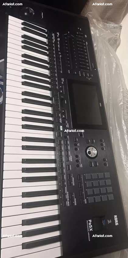 A vendre Korg pa5x dans sa boîte d’origine avec garantie