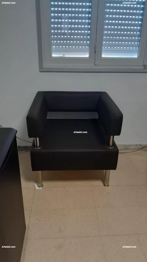 Bureau avec Chaise , Tiroir et Porte-manteau – Bon État