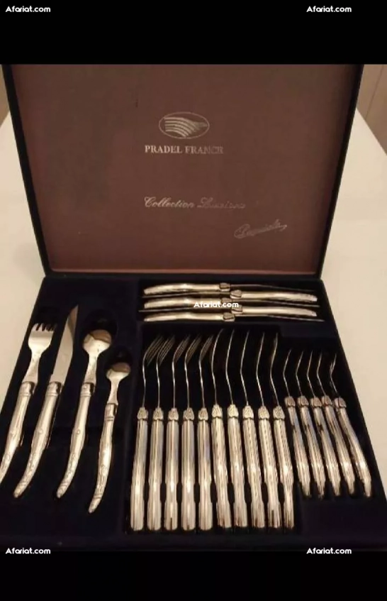 Ménagère 24 pièces et son service gateau NEUFS signés: LAGUIOLE