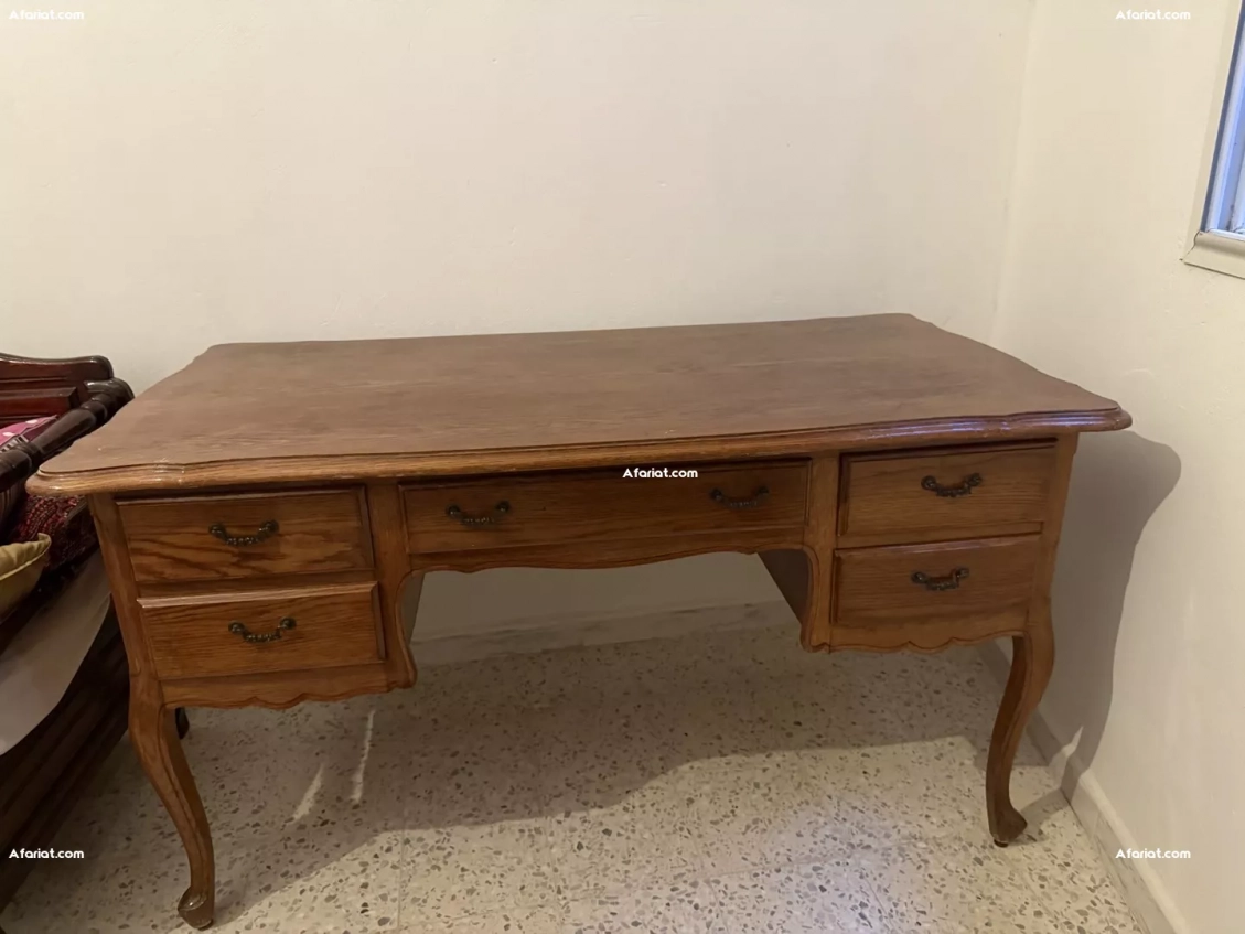 Bureau en bois massif avec tiroirs