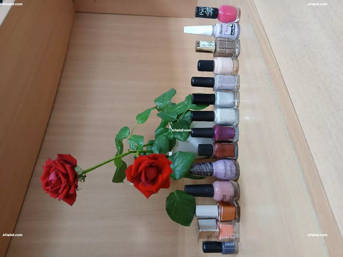 des vernis à ongles de plusieurs marques renommées
