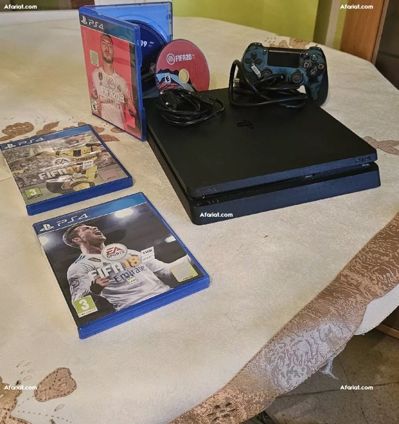 PS4 Slim 1 TB Bon Etat Avec Des Jeux Et Compte PSN