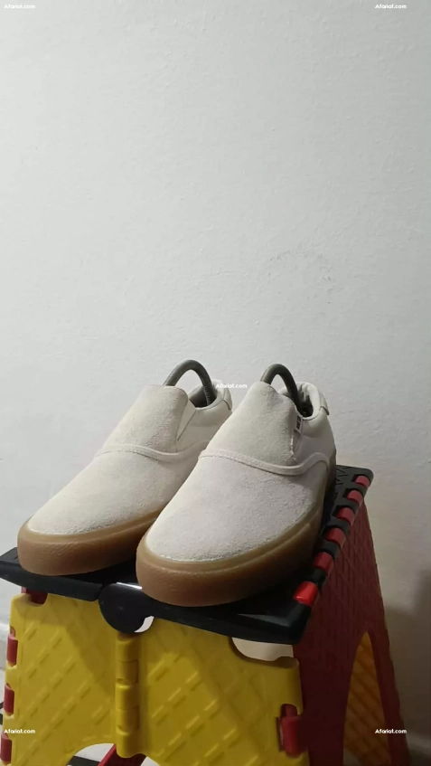 A VENDRE DES CHAUSSURES