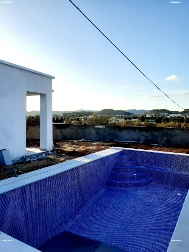 belle villa avec piscine de 650m à hammamet sud