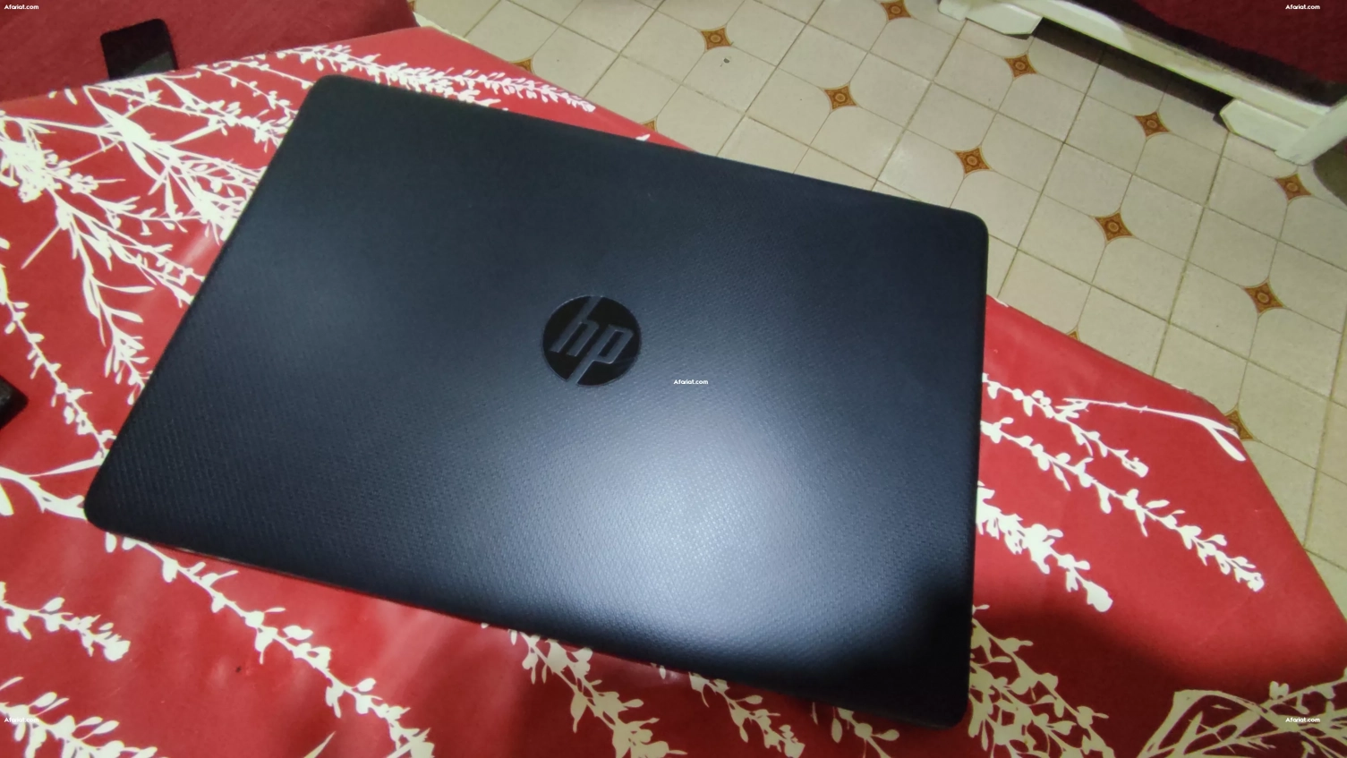Pc hp i3 acheté il ya 2 mois état presque neuf