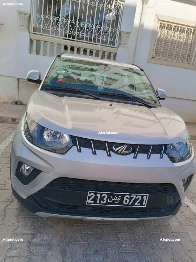 Mahindra kuv 100 k6+