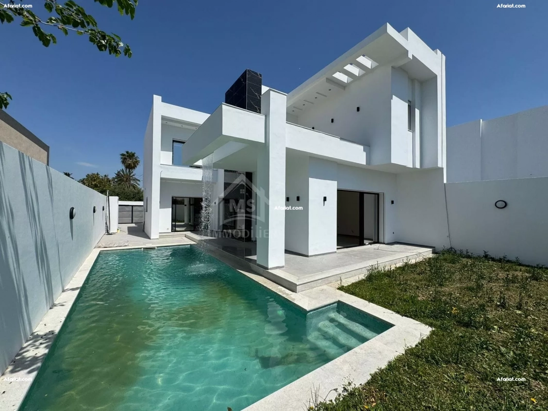 Belle villa toute neuve S+4 avec piscine à Hammamet à vendre