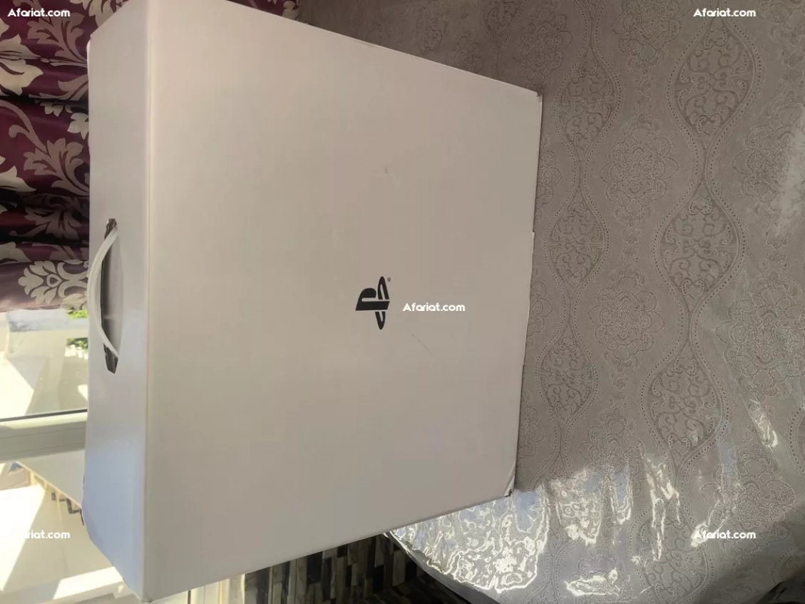 Ā vendre ps5 pro avec 6 CD