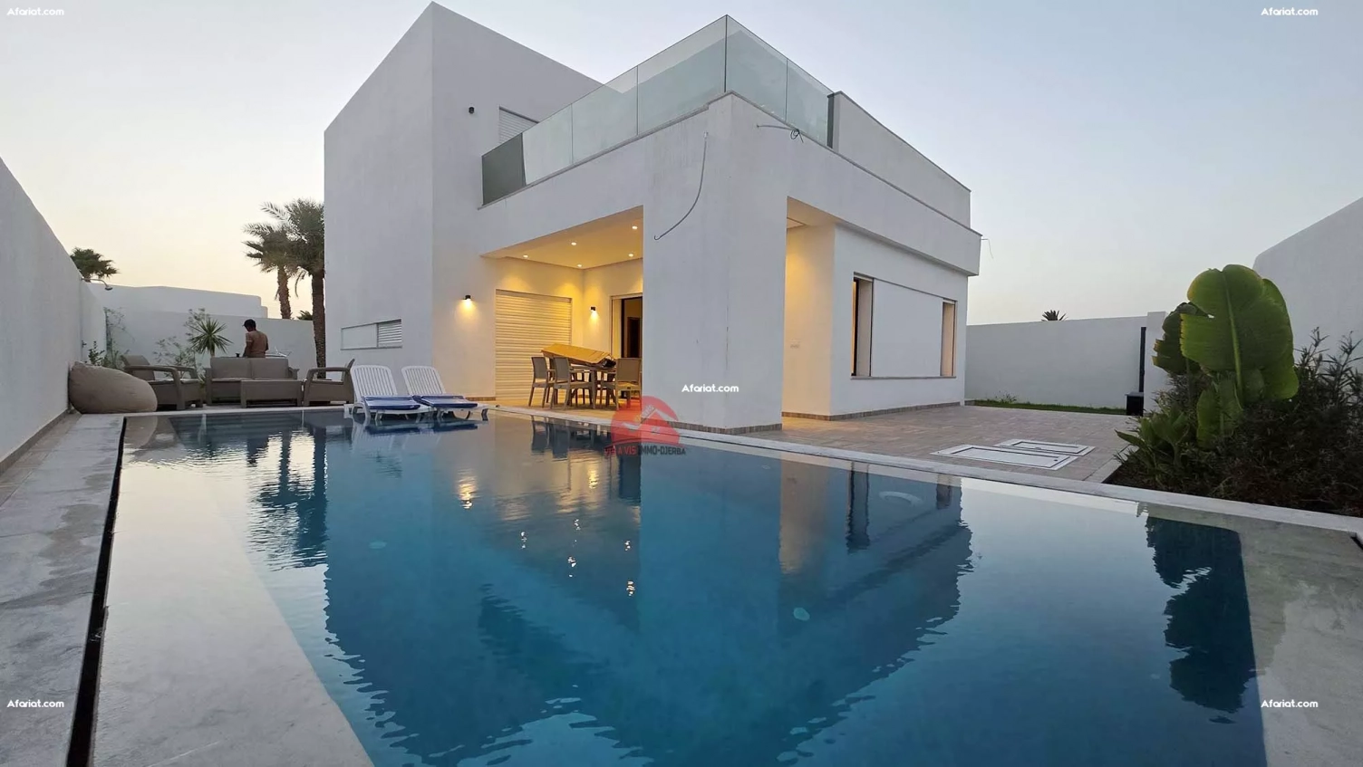 VILLA NEUVE AVEC PISCINE À LA ZONE TOURISTIQUE MEZRAYA DJERBA ZA