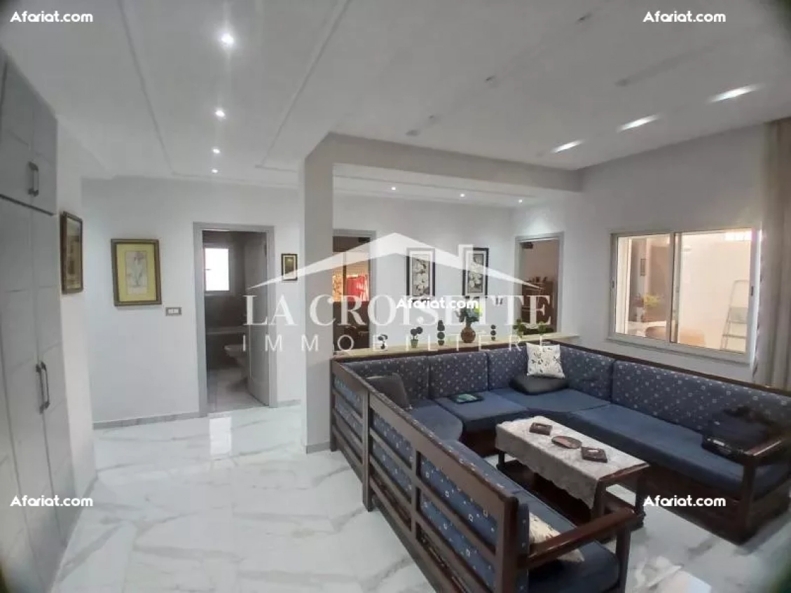 Rez-de-chaussée de villa S+4 à La Marsa MRCL0305