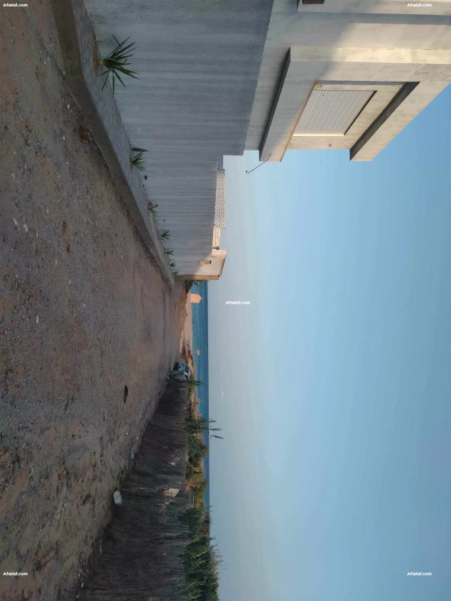 un  terrain a la plage haouria