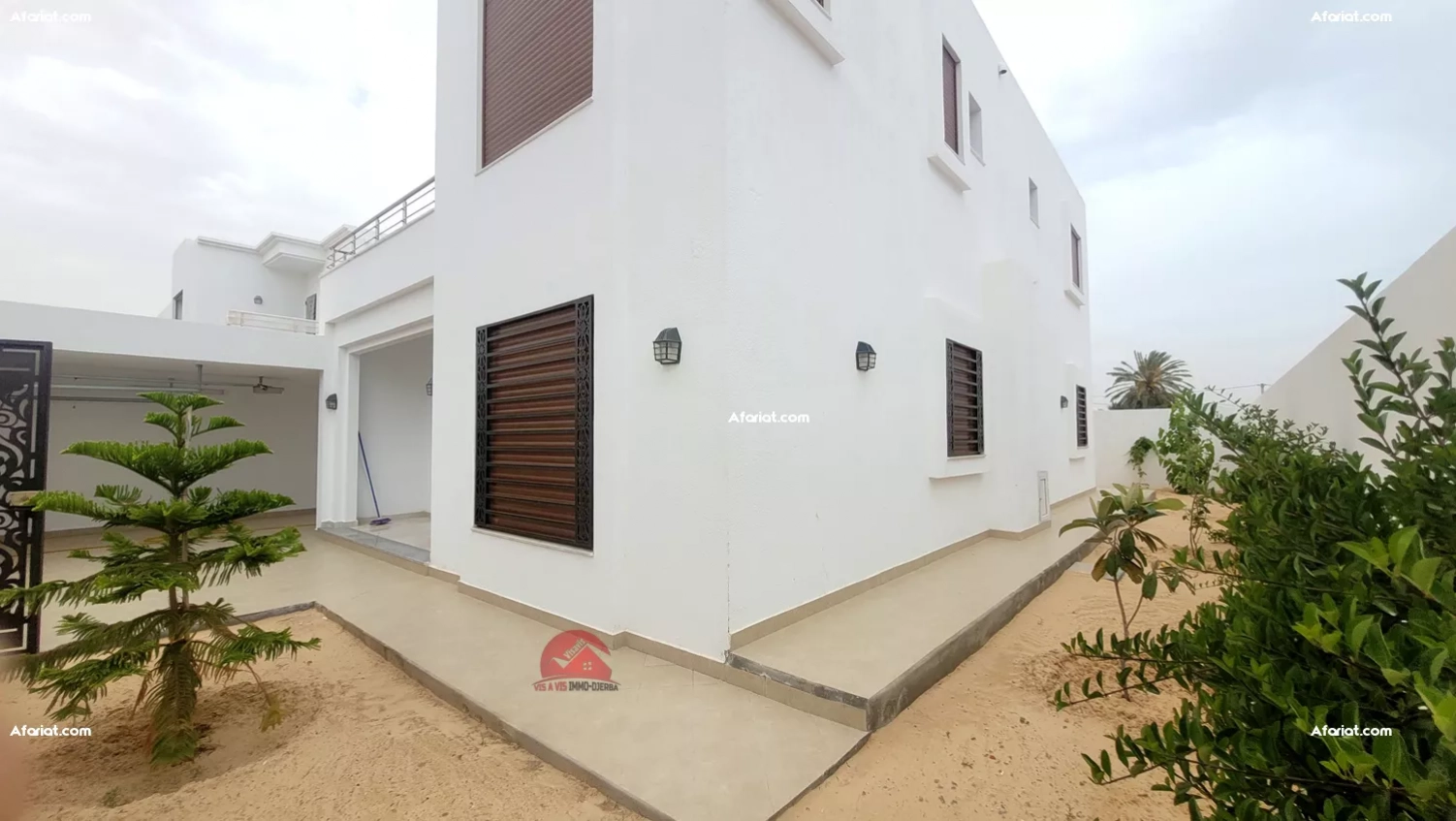 Grande et belle villa toute neuve à vendre à Houmt-Souk Djerba co