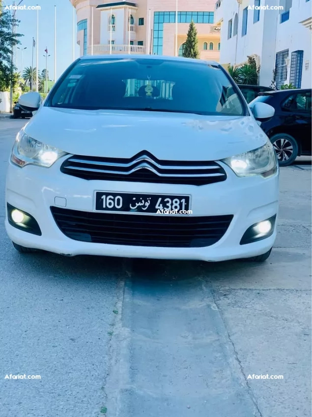 À vendre : Citroën C4 essence 2012