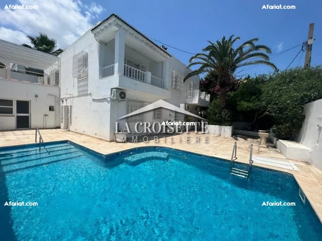Villa S+4 avec piscine à Gammarth ZVL0882