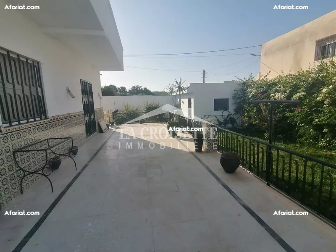 Villa plain pied S+3 à La Soukra ZVL1554