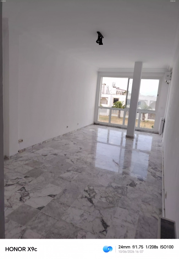 A Louer Grand S+1 + Balcon + Parking Gammarth