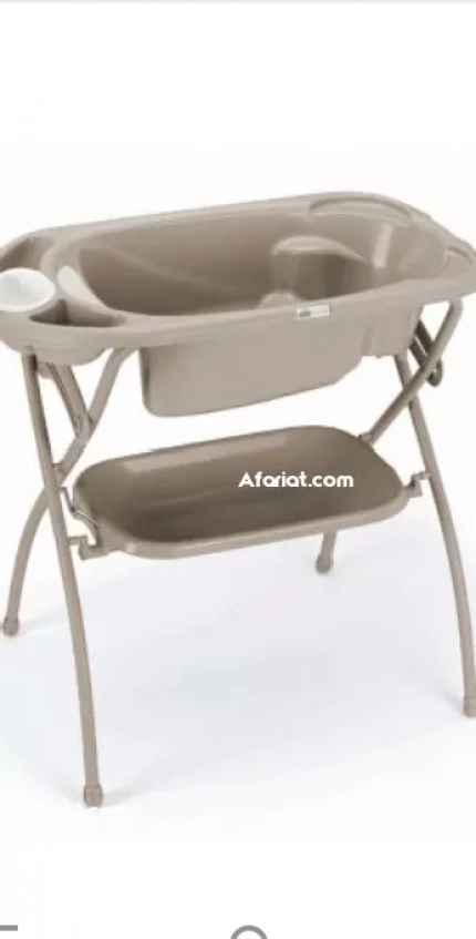 Baignoire avec sokle pour bébé