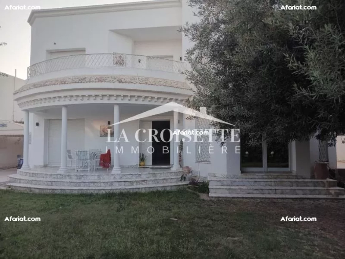 Villa S+4 avec piscine à Carthage MVV0425