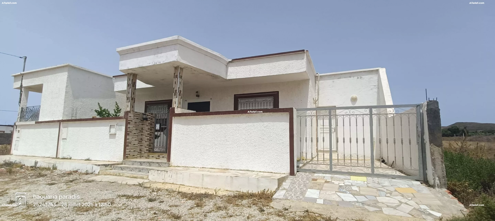 Maison et un studio à vendre à el'Houaria, route de la plage