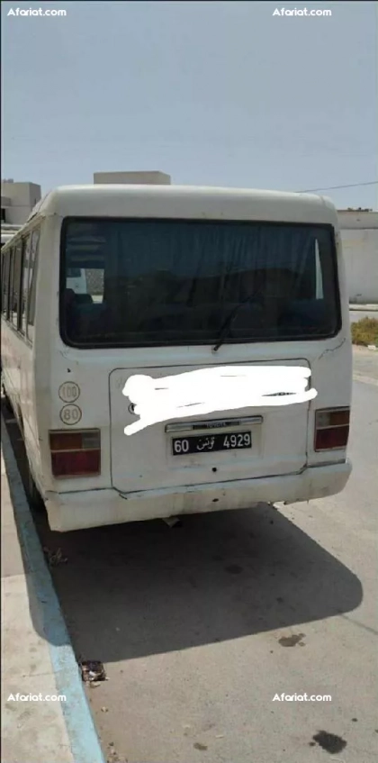 avendre 2 minibus Toyota et Nissan