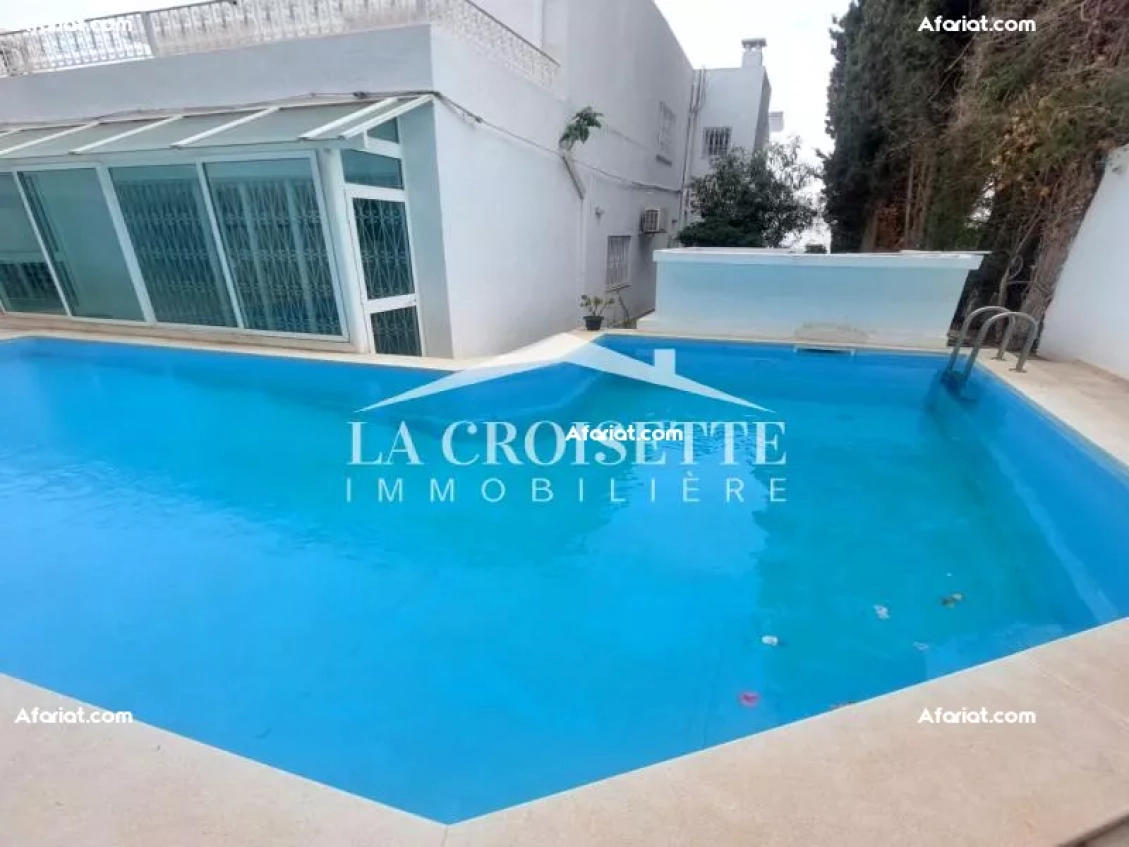 Villa S+7 avec piscine à Gammarth MVL1675