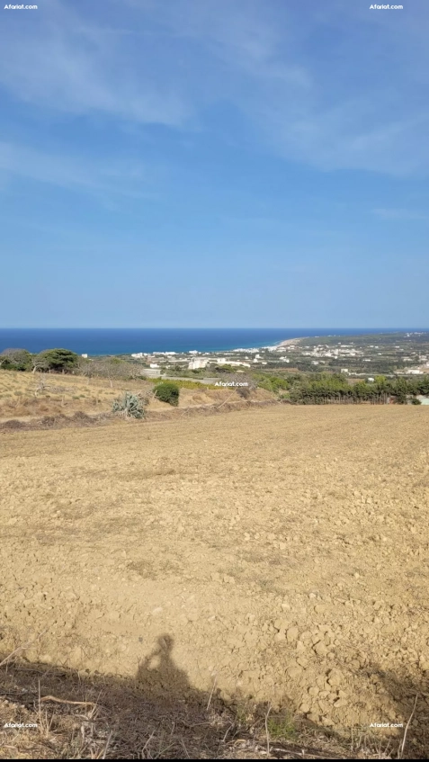 Terrain constructible avec vue panoramique.