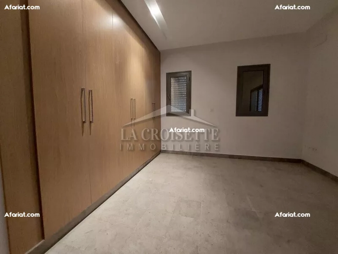 Duplex S+3 avec piscine à Gammarth MDL0515