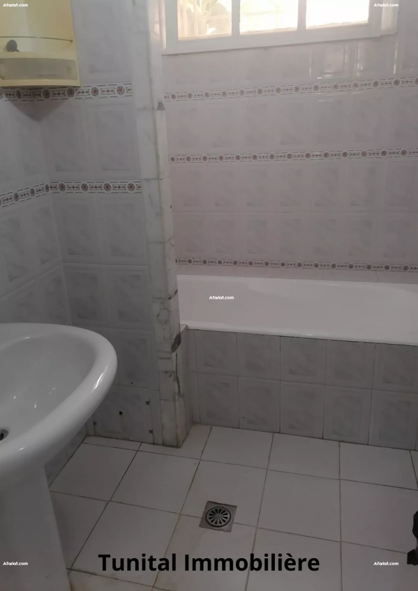 Sidi Daoued La Marsa, A louer RDC de villa à usage bureautique