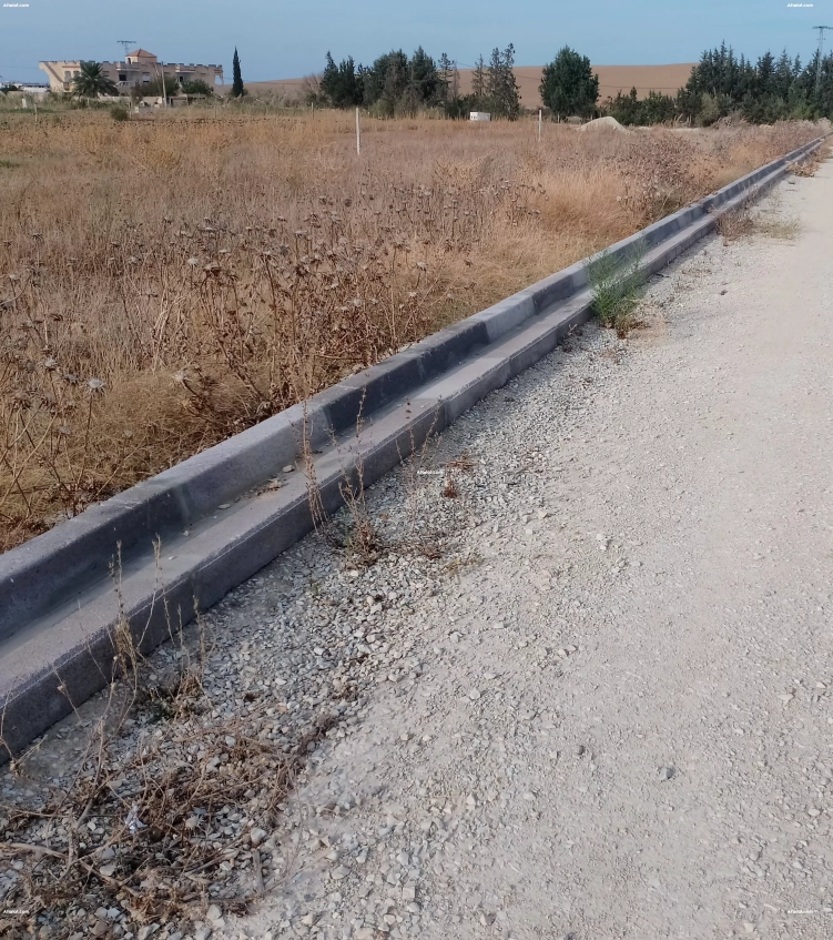 "Opportunité unique : Terrain à vendre, idéal pour votre projet d