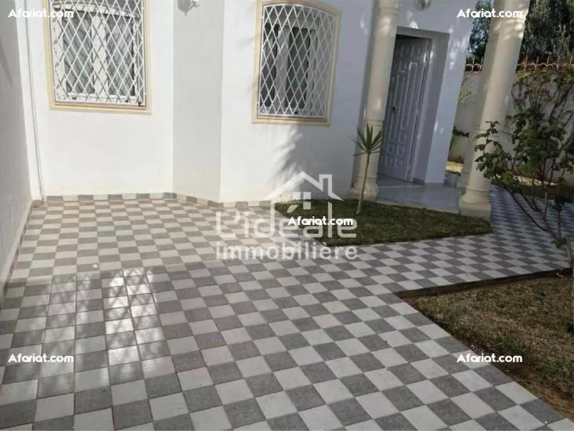 Un charmant duplex avec jardin à hammamet