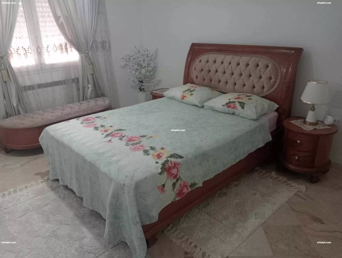 chambre à couché en bois sans dressing