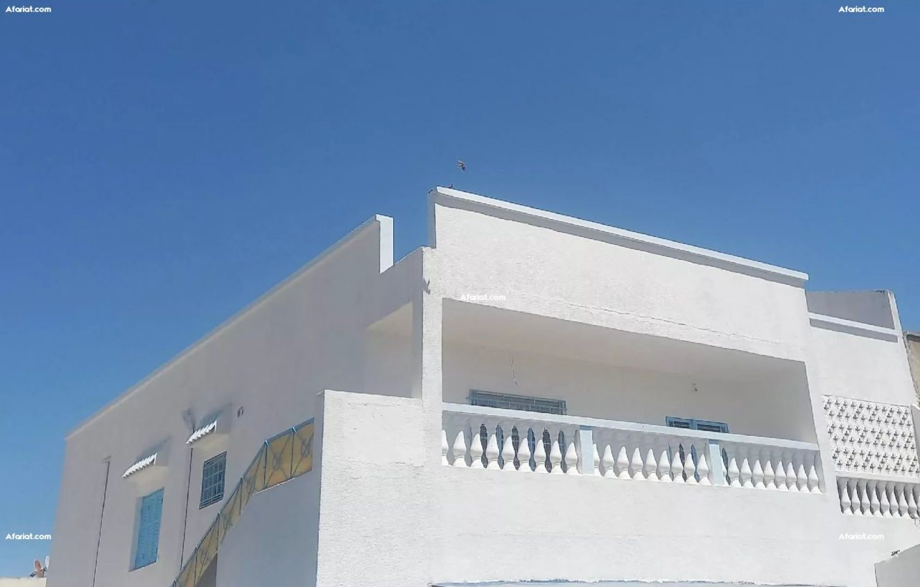 Etage de villa et Studio a vendre a Mourouj 1