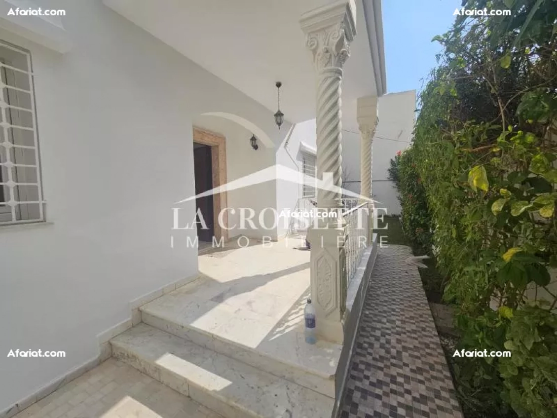 Villa S+4 à La Soukra MVL1005