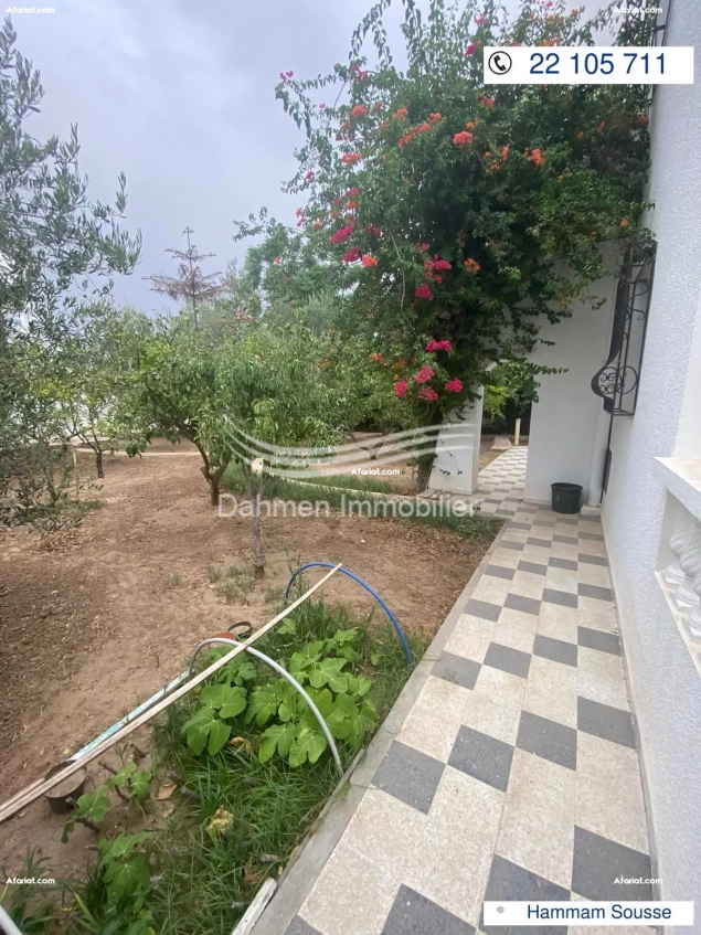 Une spacieuse villa à Hammem Sousse EN VENTE