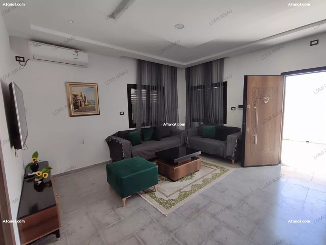 Une Villa S+3 avec piscine à La Location Annuelle