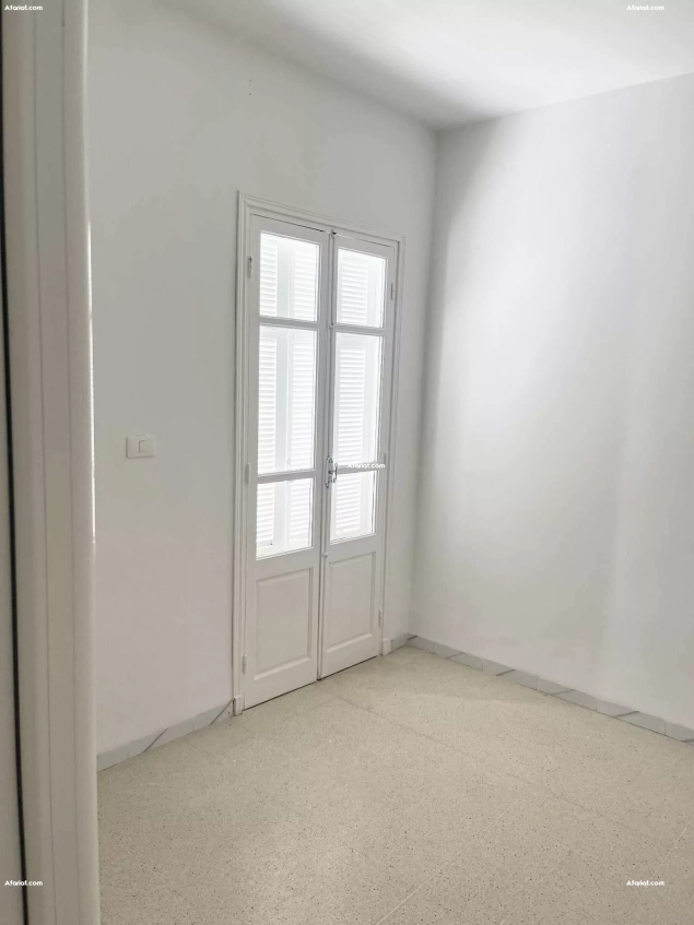 A louer Appartement au 2eme etage a cite Sahafa cite la Ghazela