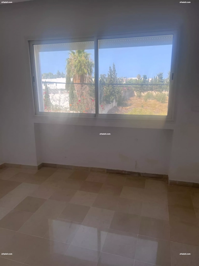 Un appartement S+2 à Bhar Azreg(au premier étage)