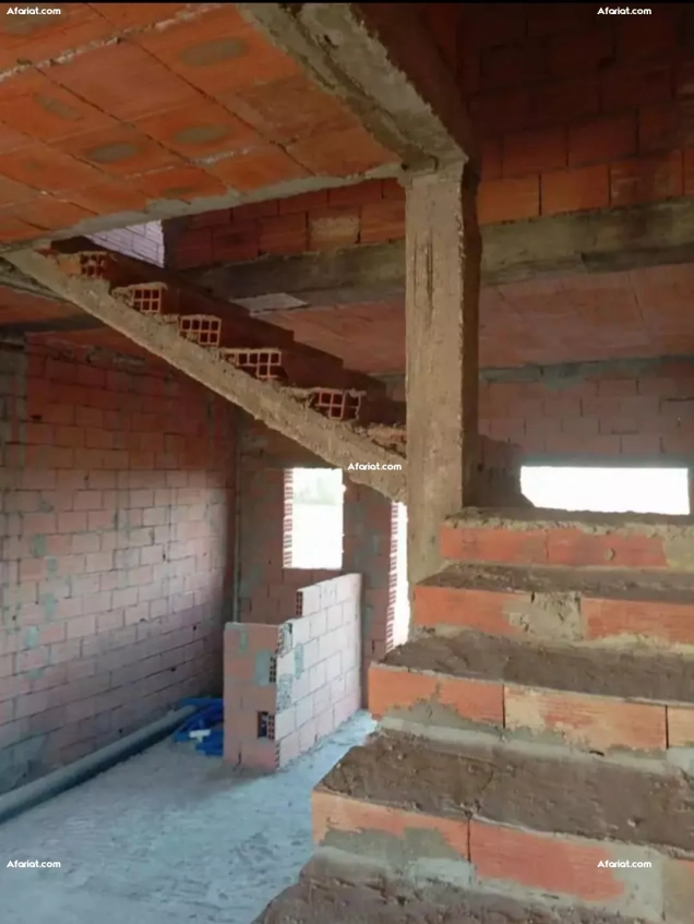 A vendre Duplex inachevé