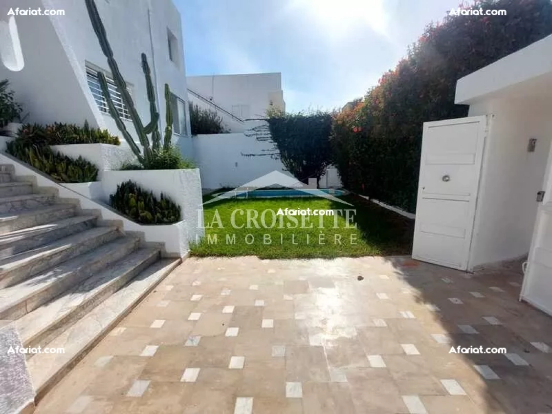 Villa S+4 avec piscine à La Marsa ZVL1615